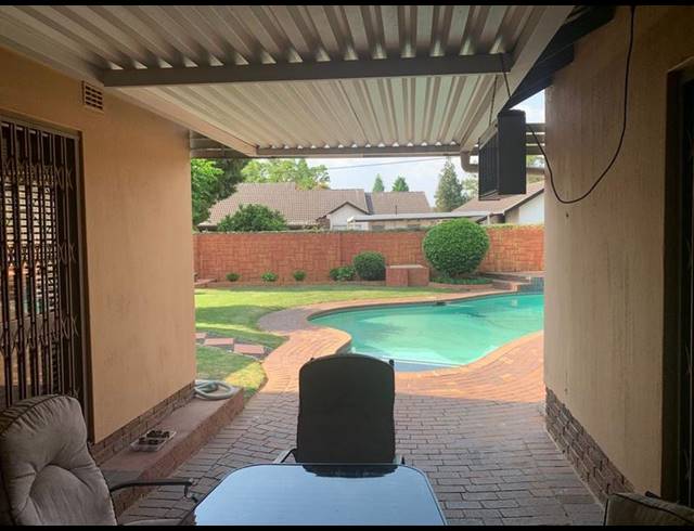 4 BEDROOM HOUSE FOR SALE IN FLEURHOF